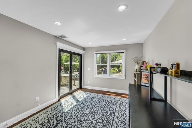 11 Amelia Drive, Old Tappan, NJ 07675