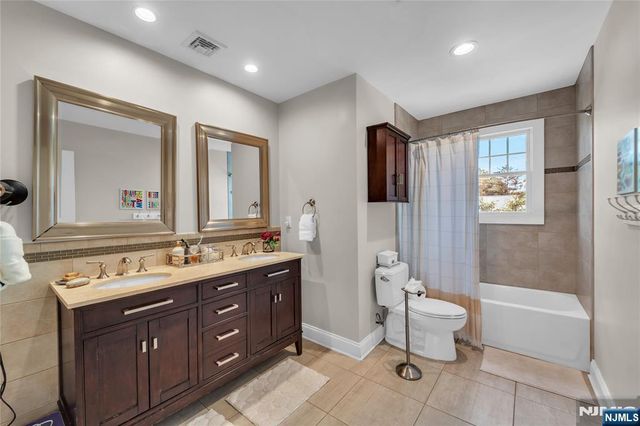 11 Amelia Drive, Old Tappan, NJ 07675