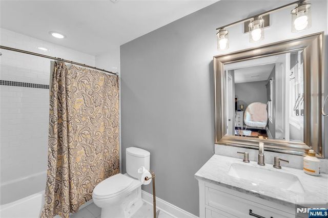 11 Amelia Drive, Old Tappan, NJ 07675