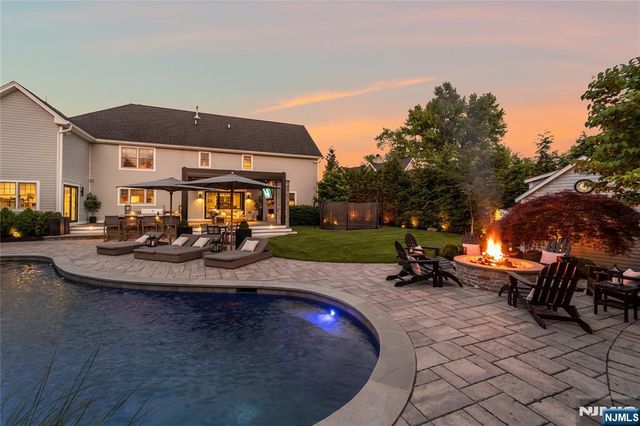 11 Amelia Drive, Old Tappan, NJ 07675