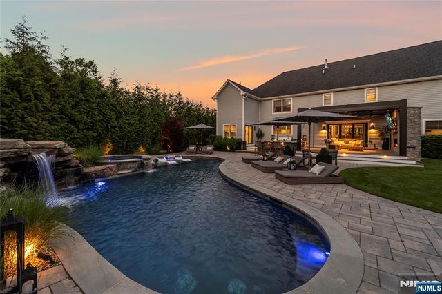 11 Amelia Drive, Old Tappan, NJ 07675