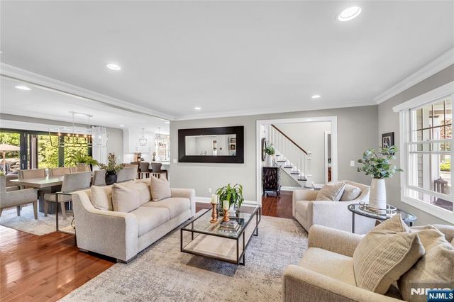 11 Amelia Drive, Old Tappan, NJ 07675