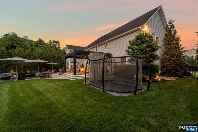 11 Amelia Drive, Old Tappan, NJ 07675