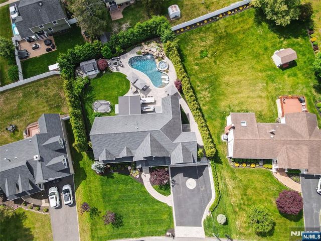 11 Amelia Drive, Old Tappan, NJ 07675