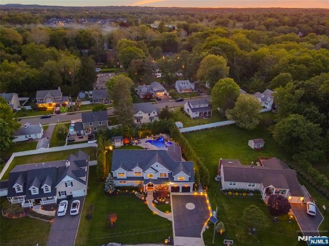 11 Amelia Drive, Old Tappan, NJ 07675