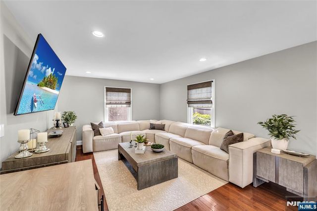 11 Amelia Drive, Old Tappan, NJ 07675