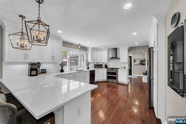 11 Amelia Drive, Old Tappan, NJ 07675