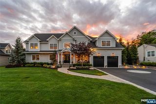 11 Amelia Drive, Old Tappan, NJ 07675