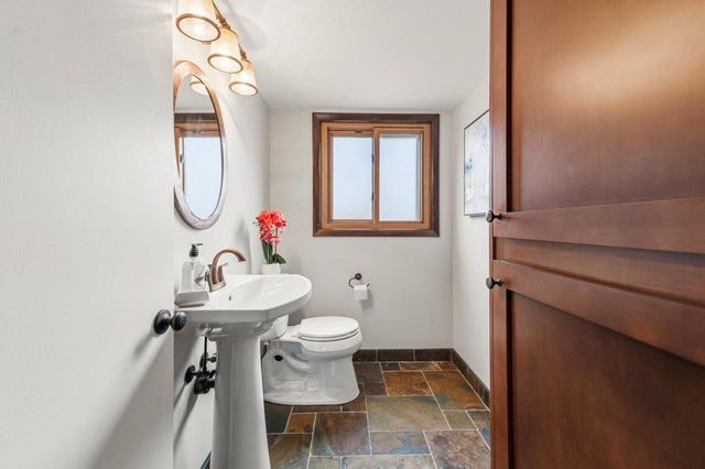 8480 Indian Creek PARKWAY, Fox Point, WI 53217
