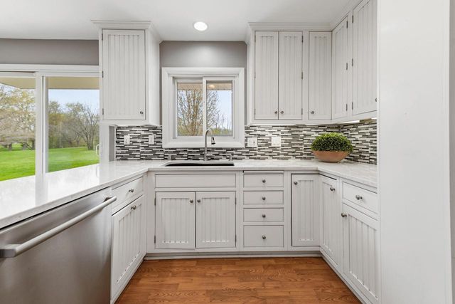 8480 Indian Creek PARKWAY, Fox Point, WI 53217