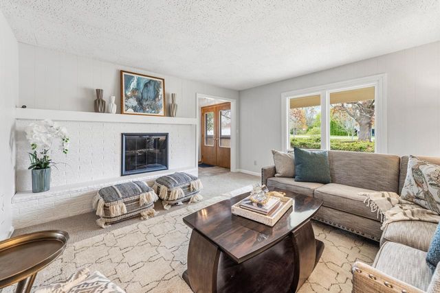 8480 Indian Creek PARKWAY, Fox Point, WI 53217