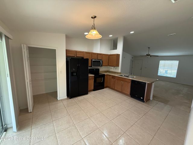 1671 Welland Street SE, Palm Bay, FL 32909