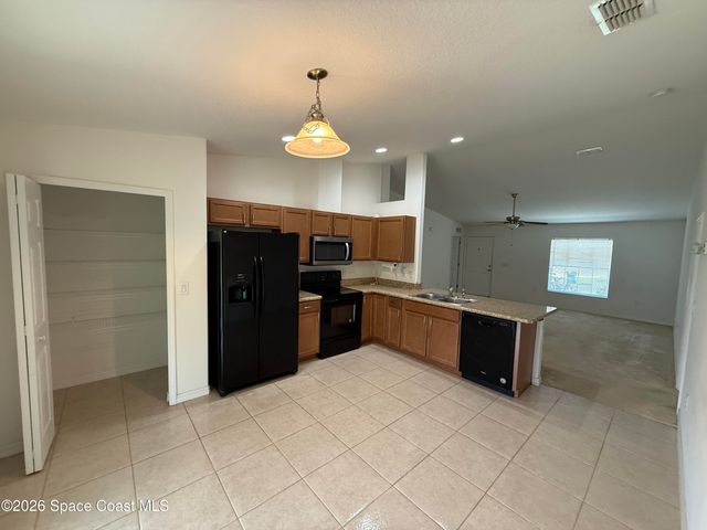 1671 Welland Street SE, Palm Bay, FL 32909