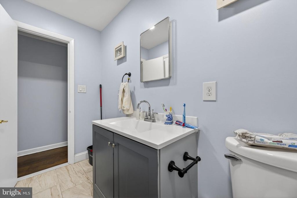 Image 21 of property listing at 5809 PARK RD, Baltimore, MD 21225