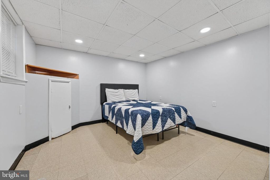 Image 30 of property listing at 5809 PARK RD, Baltimore, MD 21225