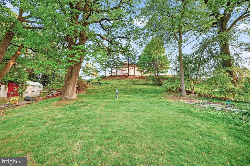 Image 35 of property listing at 5809 PARK RD, Baltimore, MD 21225