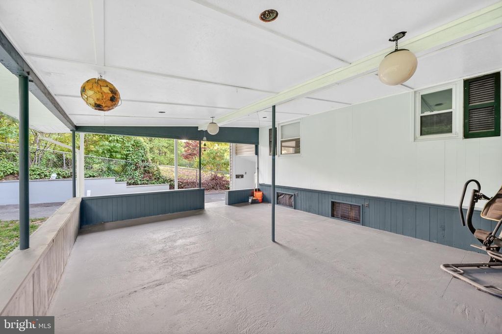 Image 36 of property listing at 5809 PARK RD, Baltimore, MD 21225