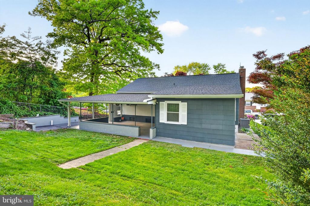 Image 40 of property listing at 5809 PARK RD, Baltimore, MD 21225