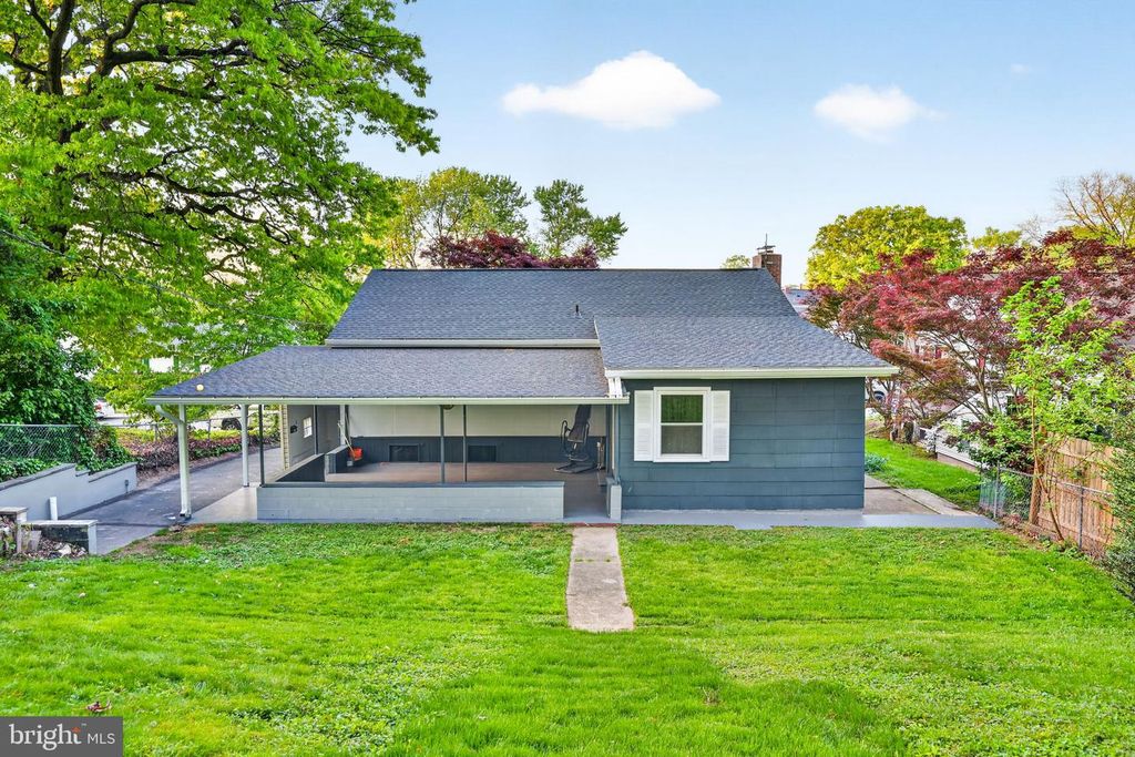 Image 42 of property listing at 5809 PARK RD, Baltimore, MD 21225