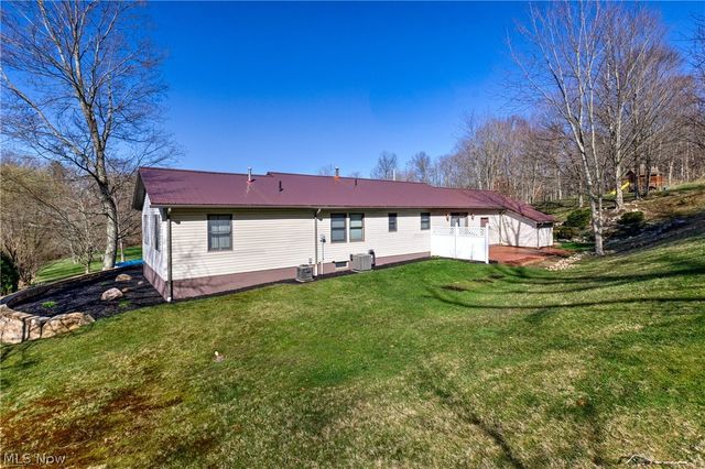616 N James Street, East Palestine, OH 44413