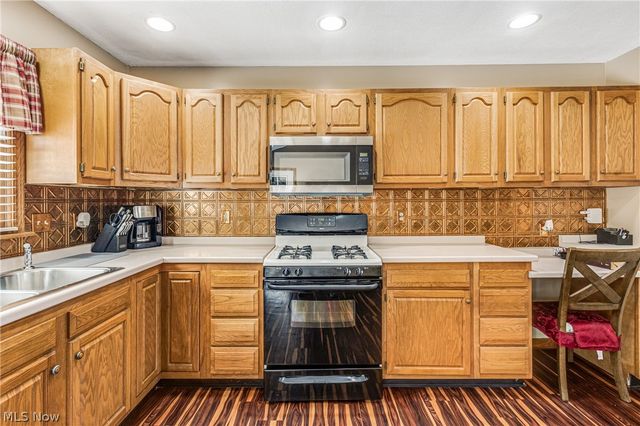 616 N James Street, East Palestine, OH 44413
