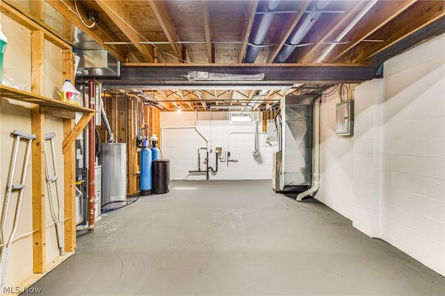 616 N James Street, East Palestine, OH 44413