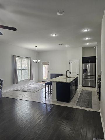 7961 Brown Hickory Ave, Baton Rouge, LA 70820