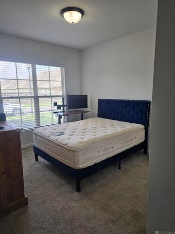 7961 Brown Hickory Ave, Baton Rouge, LA 70820