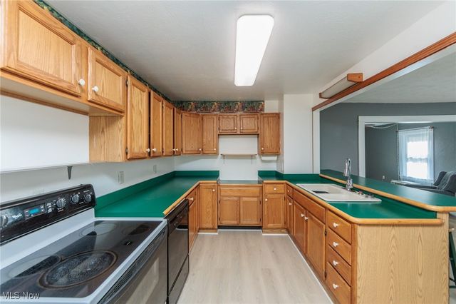 886 Archer Road, Bedford, OH 44146