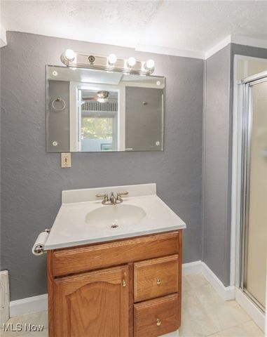 886 Archer Road, Bedford, OH 44146