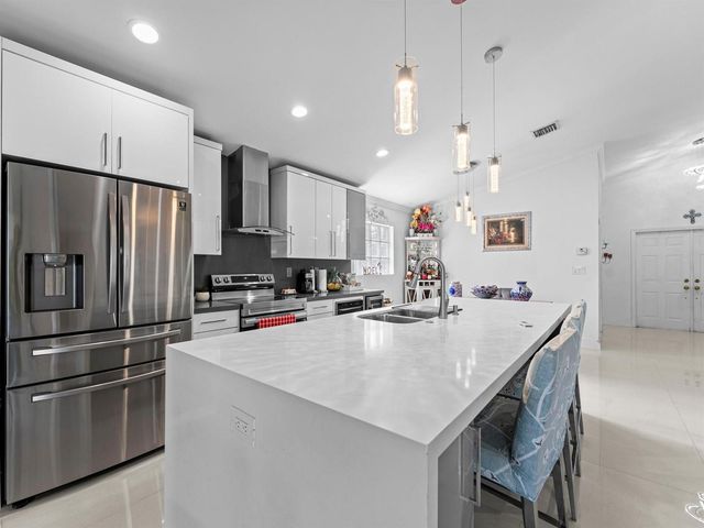 181 SW 203rd Avenue, Pembroke Pines, FL 33029