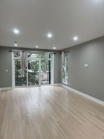 7428 N Rogers Avenue 2E, Chicago, IL 60626