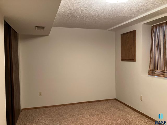 6512 W Essex Dr Drive, Sioux Falls, SD 57106