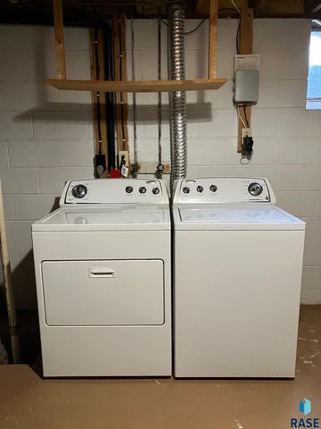 6512 W Essex Dr Drive, Sioux Falls, SD 57106