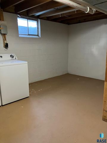 6512 W Essex Dr Drive, Sioux Falls, SD 57106