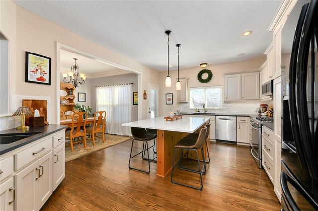 2153 W Ferrel Drive, Olathe, KS 66061