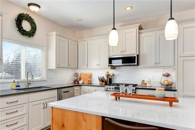 2153 W Ferrel Drive, Olathe, KS 66061