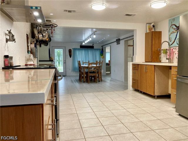 232 DARST AVE, Punta Gorda, FL 33950