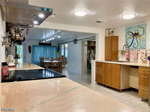 232 DARST AVE, Punta Gorda, FL 33950