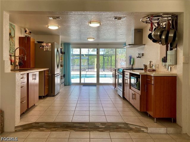 232 DARST AVE, Punta Gorda, FL 33950