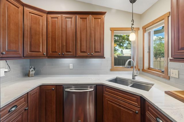 4240 159th Court W, Rosemount, MN 55068
