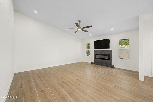 8711 E LATHAM Street, Scottsdale, AZ 85257