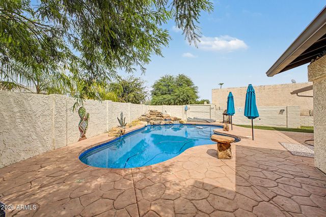 8711 E LATHAM Street, Scottsdale, AZ 85257