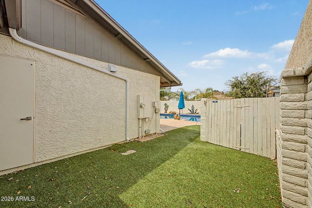 8711 E LATHAM Street, Scottsdale, AZ 85257