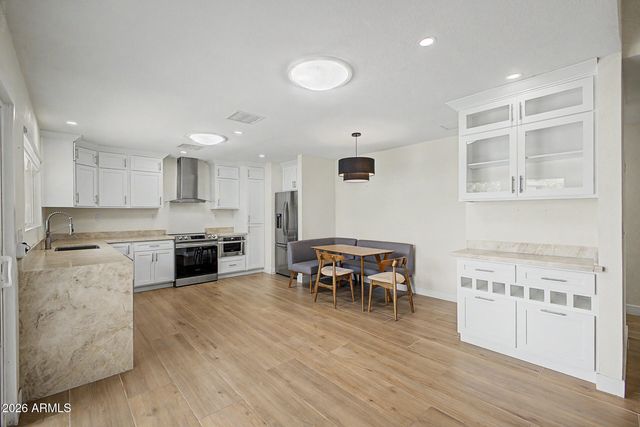 8711 E LATHAM Street, Scottsdale, AZ 85257