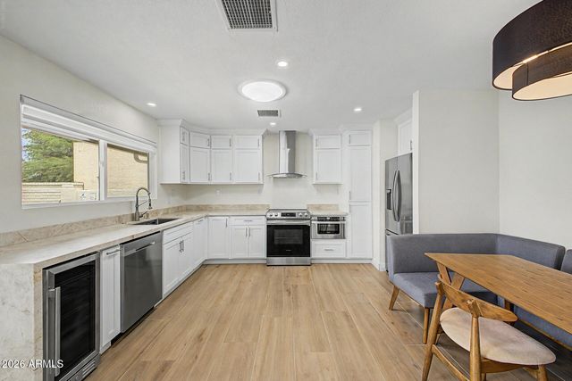 8711 E LATHAM Street, Scottsdale, AZ 85257