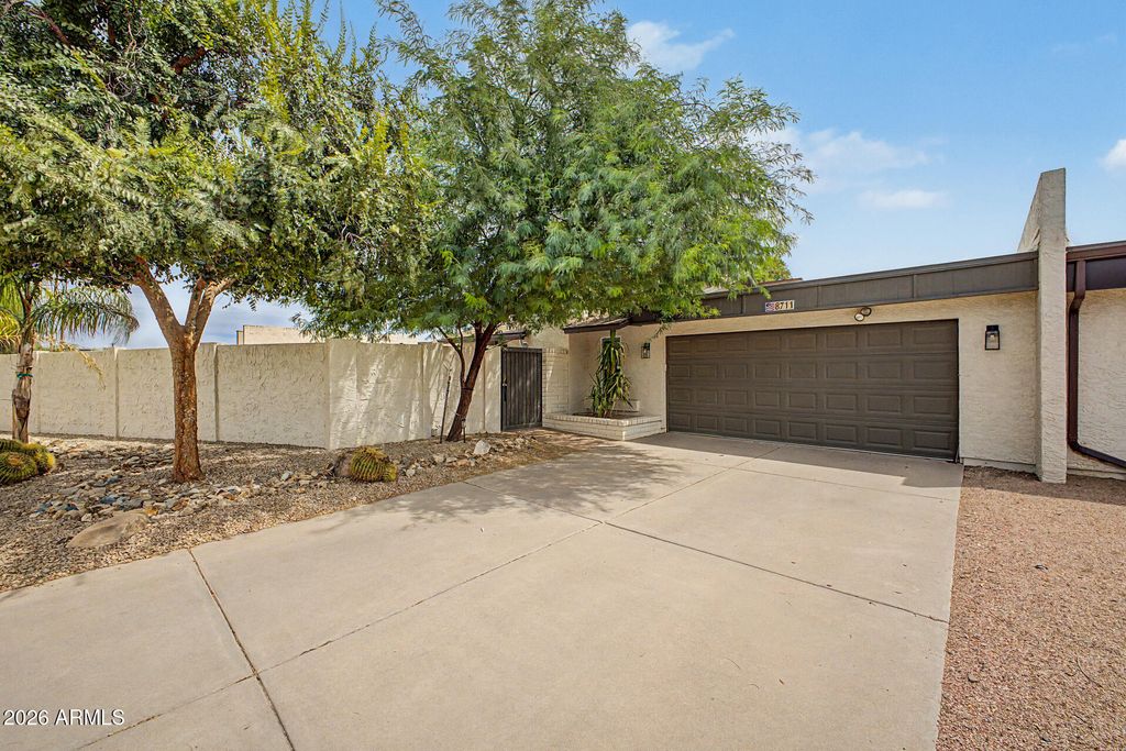 8711 E LATHAM Street, Scottsdale, AZ 85257