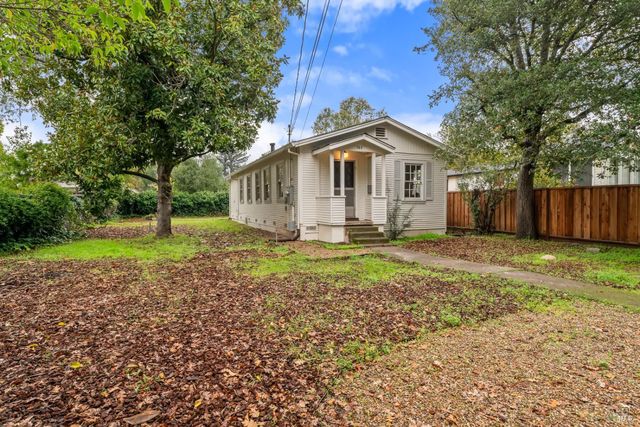765 Center St, Sonoma, CA 95476