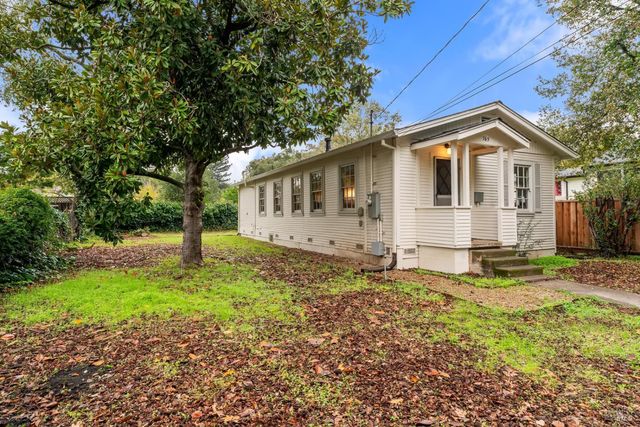 765 Center St, Sonoma, CA 95476