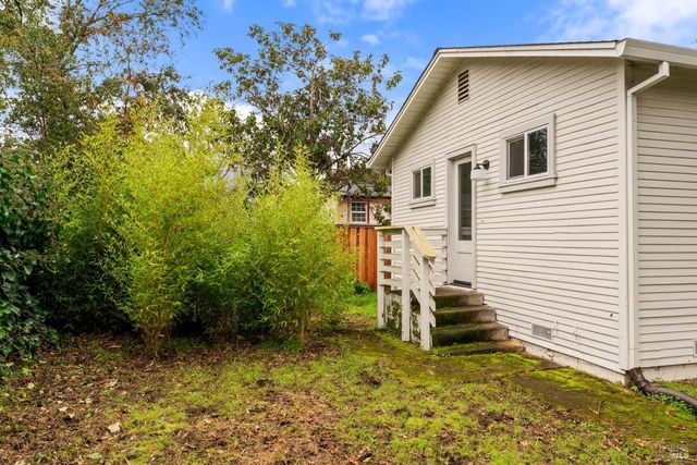 765 Center St, Sonoma, CA 95476